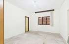 Conac rustic cu 7 camere in Covasant si teren 9 ha