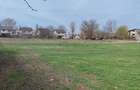 1692 mp, 36 m deschid, la sosea