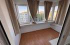 Proprietar, inchiriez ap 2 camere, etaj 4/8, semidecomandat, situat pe Calea Martirilor langa spitalul judetean, tel 0724209251 - 5