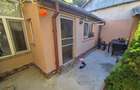 Casa indiviziune 2 camere zona Centru, caramida, toate utilitatile