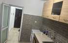 Inchiriez apartament cu 2 camere, situat pe strada principala, vizavi de Spitalul Militar.