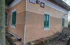 Vand casa cu 2500 metrii patrati de curte plus dependente - 2