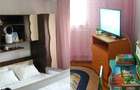 Vanzare apartament 3 camere, parter, 64 mp + 4 mp balcon ?i pivni?a (Pretabil spa?iu comercial) Sl - 2
