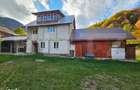 Casa de vanzare, 260 mp, zona Vest