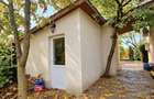 Corbeanca **Vila cu teren de 1.029 mp, gradina matura ?i terase Com 0