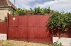 Vand casa in Chisirid. Tel: