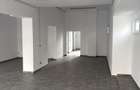 Vand sau inchiriez spatiu comercial Renovat de la A-Z Hunedoara bul Dacia 33 !!!