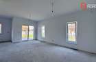 Comision 0% Duplex de vanzare, 5 camere despartit prin garaj - Mosnita Veche