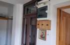 Casa singur curte Mosilor Obor