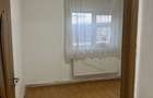 Vand apartament la pachet cu garaj mare .Garajul este situat la 50 m de bloc.