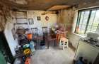 Casa partial renovata, 60mp utili , 6000 mp teren, zona Georocu Mare - 11