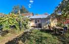 Casa cu 3 camere ?i curte mare, 37000 EUR - 1