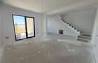 Duplex despartit prin C.T.- dormitor la parter - canalizare