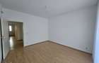 De inchiriat apartament 3 camere, centru, decomandat 2 bai, balcon - 8