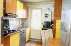 Apartament de vanzare, 3 camere, etaj 2, 65 mp - zona Astra - 1