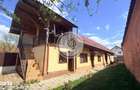 Casa spa?ioasa cu mansarda, terasa & curte Halchiu, Str. Bisericii - 4