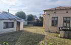 De vanzare (de inchiriat) , in zona centrala, casa cu curte de 1100mp