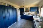 Vila spatioasa cu 3 apartamente in Fundeni Dobroiesti