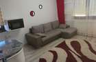Inchiriez apartament 3 camere open-space