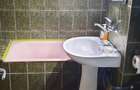 Vand apartament cu doua camere.