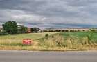 Vand doua parcele de teren intravilan, una de 3000 mp si una de 2869 mp