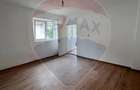 Casa / Vila cu 5 camere de vanzare - 1