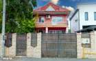 Casa de vanzare Str. 8 Martie | Piscina | Garaj | Teren 330 mp