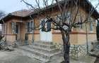 Casa cu curte si gradina - zona linistita si frumoasa - 9