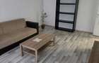 Ofer spre inchiriere apartament 3 camere, confort 1, decomandat.