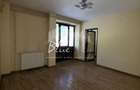 Apartament 3 camere situat pe Bd. Tomis- Sala Sporturilor