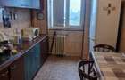 Bd. Bucuresti se vinde un apartament decomandat cu trei camere 68000 Euro.