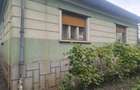 Casa . 4 camere 2550 mp , Stupini