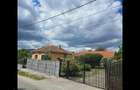 Casa Hateg, teren generos.