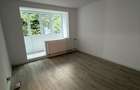 Direct proprietar . Apartament 3 camere , decomandat . - 5