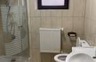 Proprietar inchiriez apartament 3 camere in vila cu 3 apartamente,totul separat,loc parcare