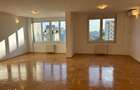 Apartament cu 3 camere în Central - 1