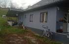 Casă cu 2 camere cu Teren 38000 Mp în Rugășești - 1