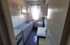 Apartament cu 3 camere de vanzare.