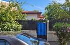 Casă 4 camere  3 dormitoare in zona București Noi -Singur în curte - 13