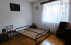 Casa cu 3 camere de vanzare, situata pe un teren de 895 mp, 4 anexe si gradina