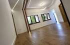 Vand apartament cu 3 camere 72 m2 utili in Busteni zona centrala - 1