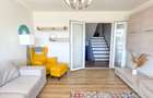 Apartament 3 camere cu etaj si parcare