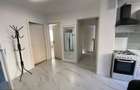 Inchiriez apartament 3 camere recent renovat - 1