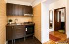 Resedinta luminoasa,farmec autentic,etaj 1, intimitate, acce - Brasov (Brasov)