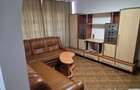 DE INCHIRIAT - Apartament foarte spatios cu 3 camere!
