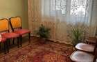 Proprietar,vand apartament 3 camere ,zona Banat ,in apropierea centrelor de interes : piata ,scoala ,statie de autobuz .Etaj 2 - 3