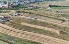 Vand teren extravilan de 5.800 mp in Aghire?u Fabrici, foarte aproape de intravilanul comunei.