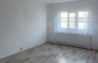 Inchiriez apartament in Pucioasa - 3