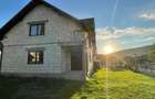 casa si teren de vanzare