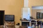 Casa rezidentiala cu piscina si garaj, 7 camere - 2